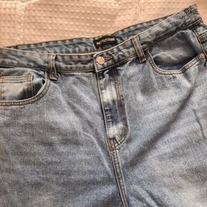 PRETTYLITTLETHING Split Hem Jeans